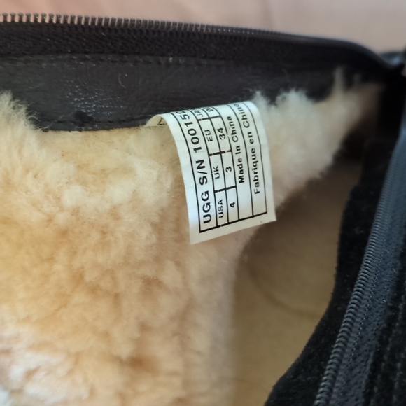 UGG Black and Cream Fur-Lined Buckle Boots 4 Kids Youth / 6 Women - Picture 2 of 6